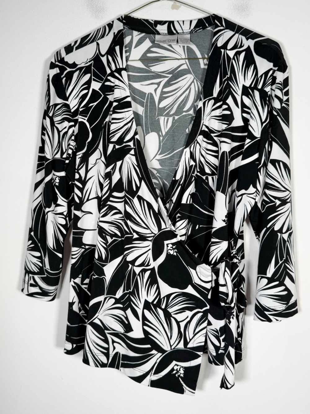 Chico’s Women’s Size 3 (Extra Large XL) Floral Pattern Faux Wrap Top Poly Blend